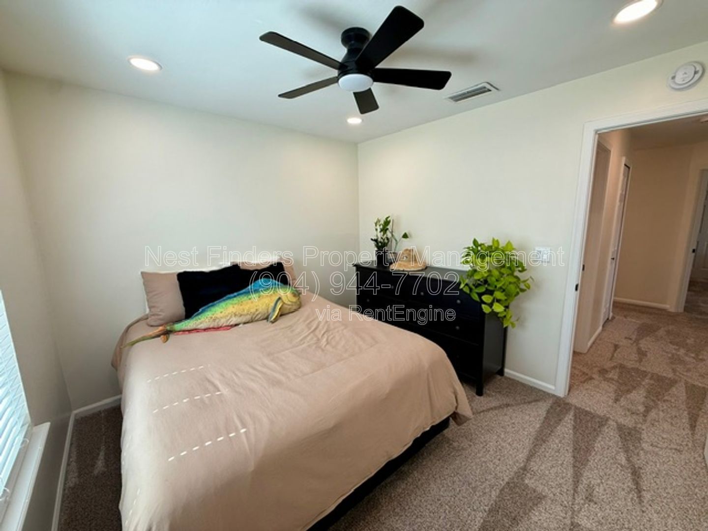 Nice 3 bed + den home rental! property image