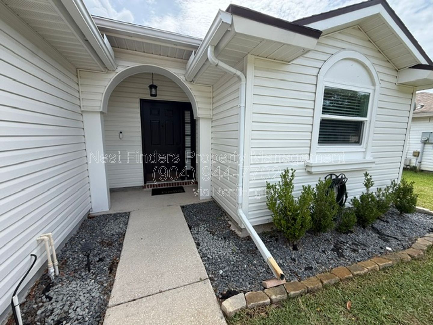 Nice 3 bed + den home rental! property image