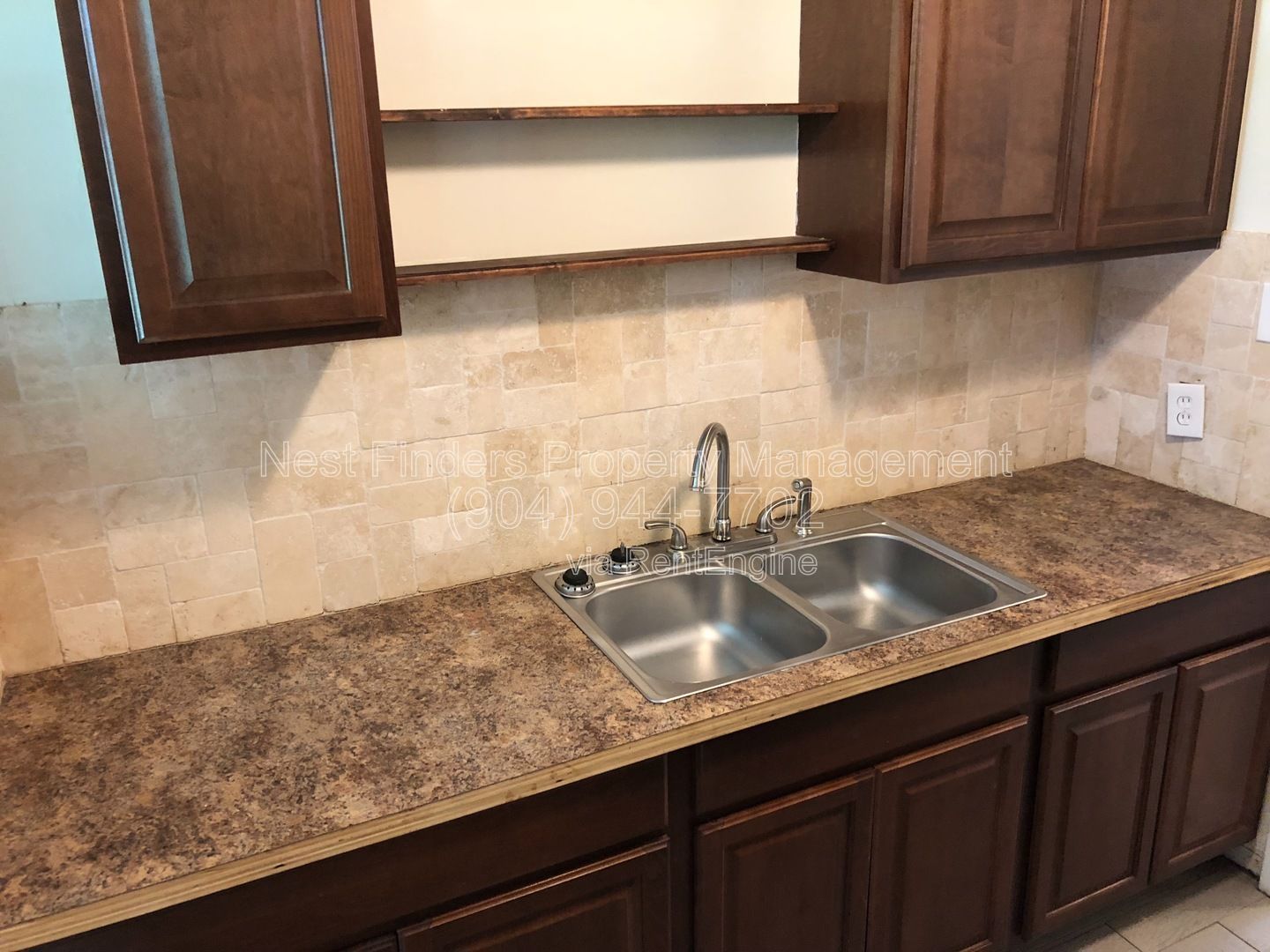 This cozy San Juan duplex is available for immediate move-in! property image