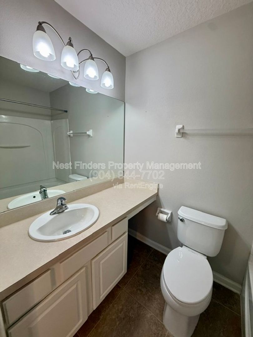 Beautiful 2-bedroom, 2.5-bathroom townhome for rent in the desirable Wolf Creek community! property image