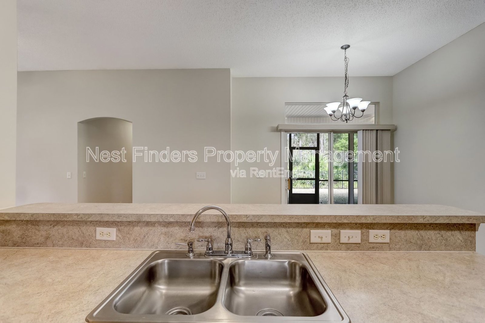 Julington Creek Plantation Beauty!    Great Neighborhood and Schools! property image