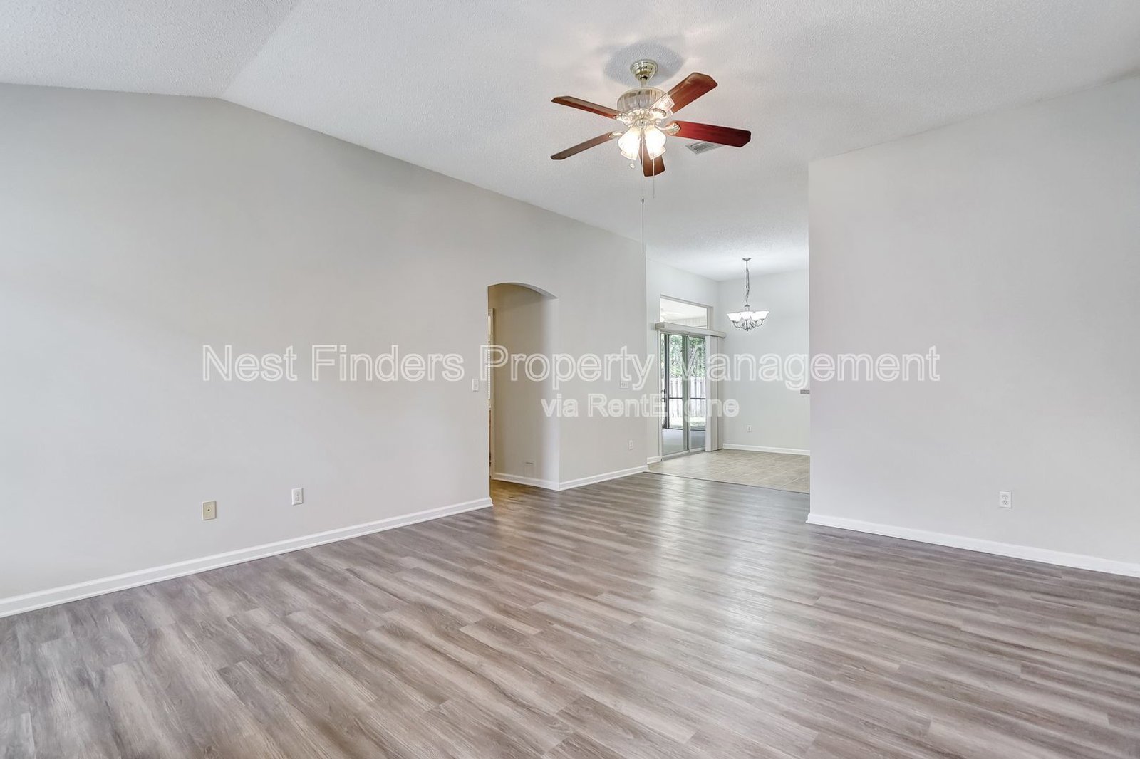 Julington Creek Plantation Beauty!    Great Neighborhood and Schools! property image