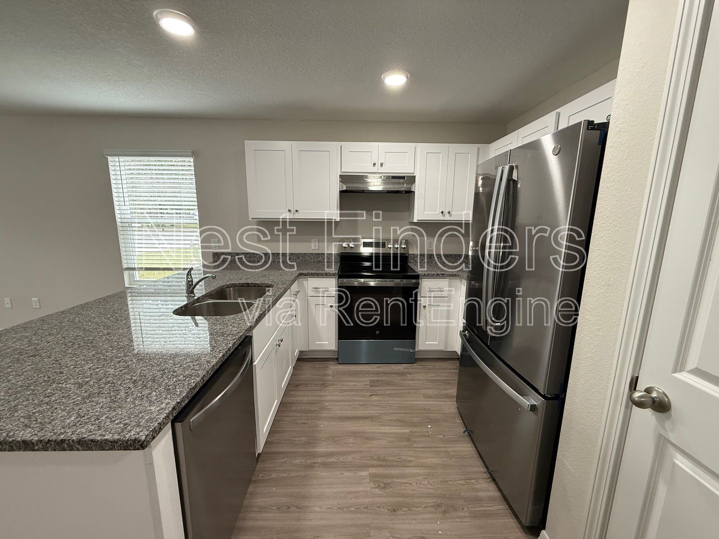 Brand New condo for rent in Mandarin! property image