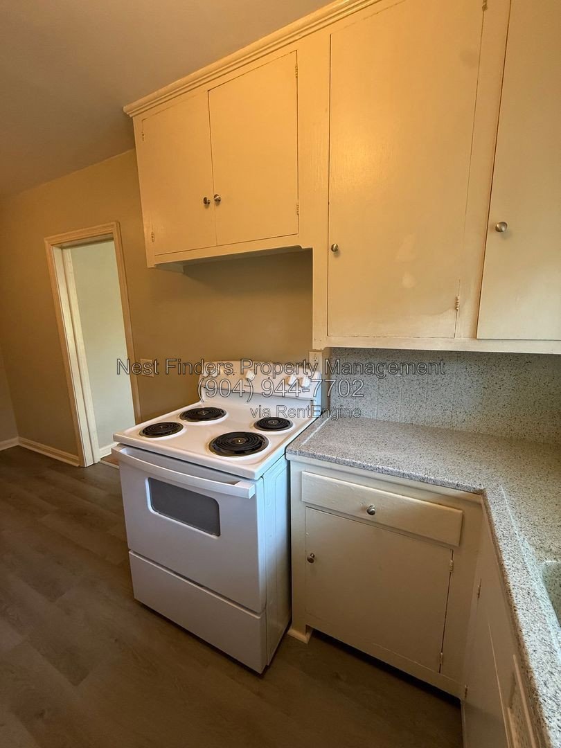 Charming 1-Bedroom Apartment in Historic Riverside property image