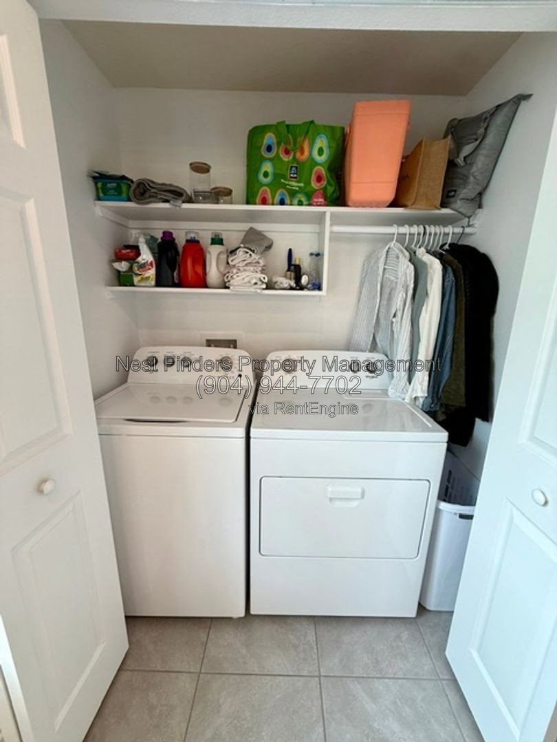 Beautiful 3-Bedroom Townhome for Rent in Waterford Lakes at Silverleaf! property image