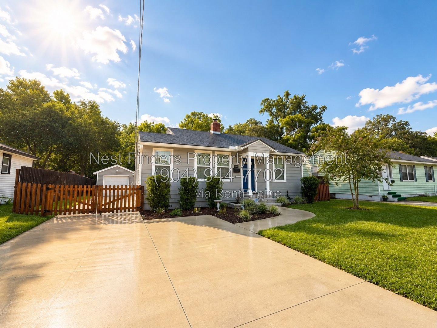 Completely renovated 2-bedroom, 1-bathroom home with a dedicated office space and a large, fully fenced yard! property image
