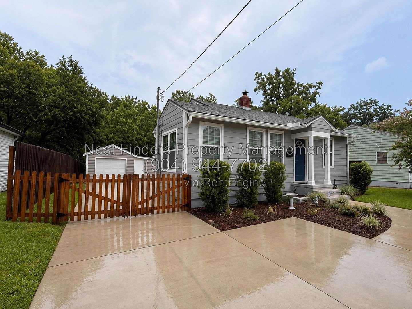 Completely renovated 2-bedroom, 1-bathroom home with a dedicated office space and a large, fully fenced yard! property image