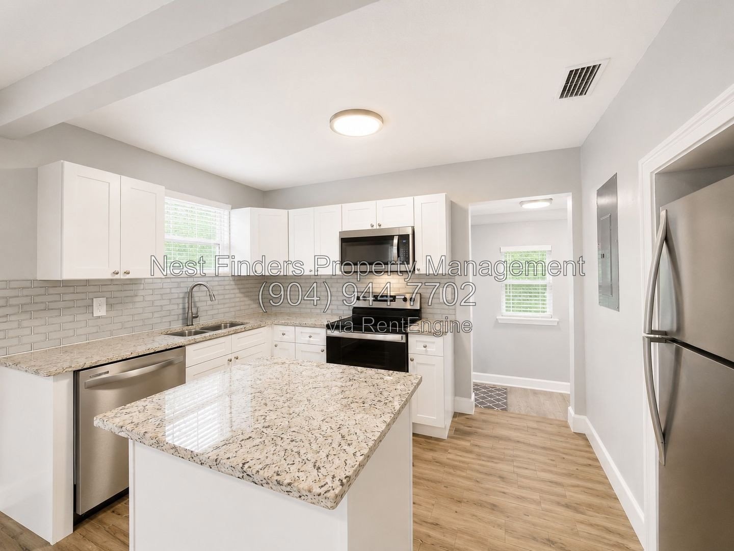 Completely renovated 2-bedroom, 1-bathroom home with a dedicated office space and a large, fully fenced yard! property image