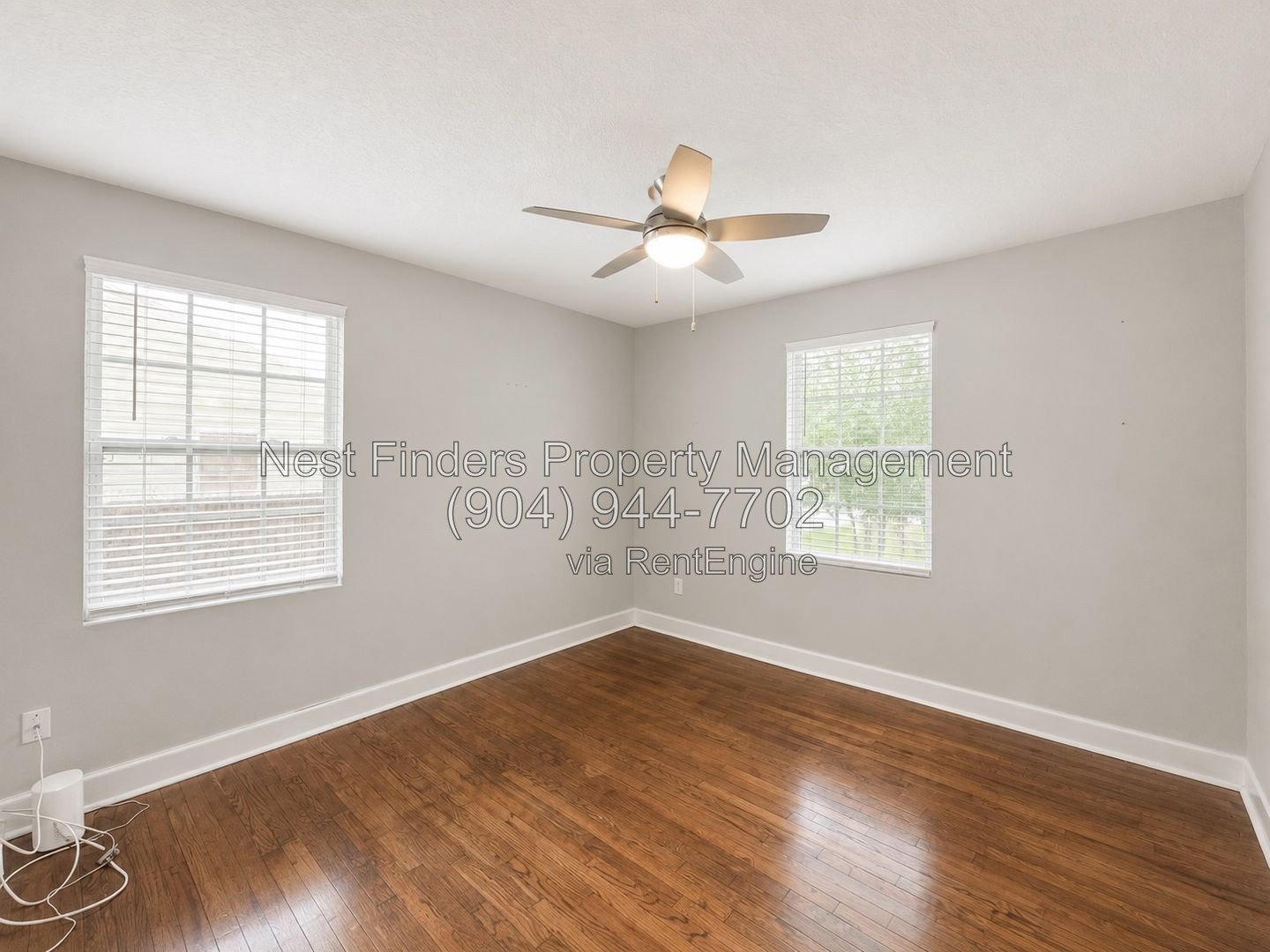 Completely renovated 2-bedroom, 1-bathroom home with a dedicated office space and a large, fully fenced yard! property image