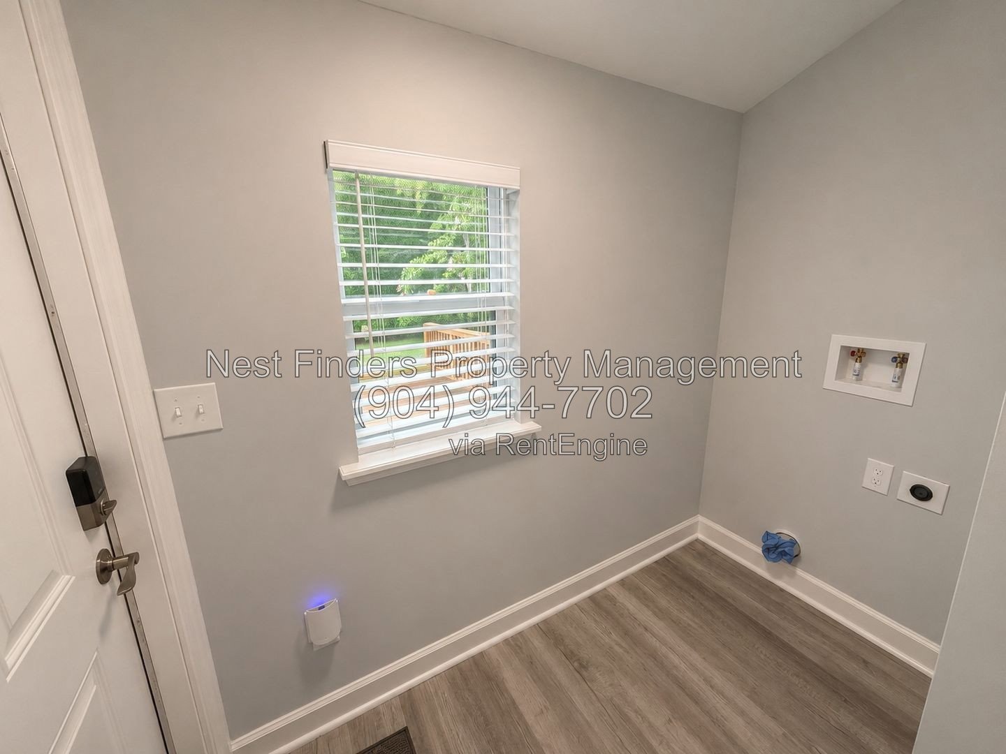 Completely renovated 2-bedroom, 1-bathroom home with a dedicated office space and a large, fully fenced yard! property image