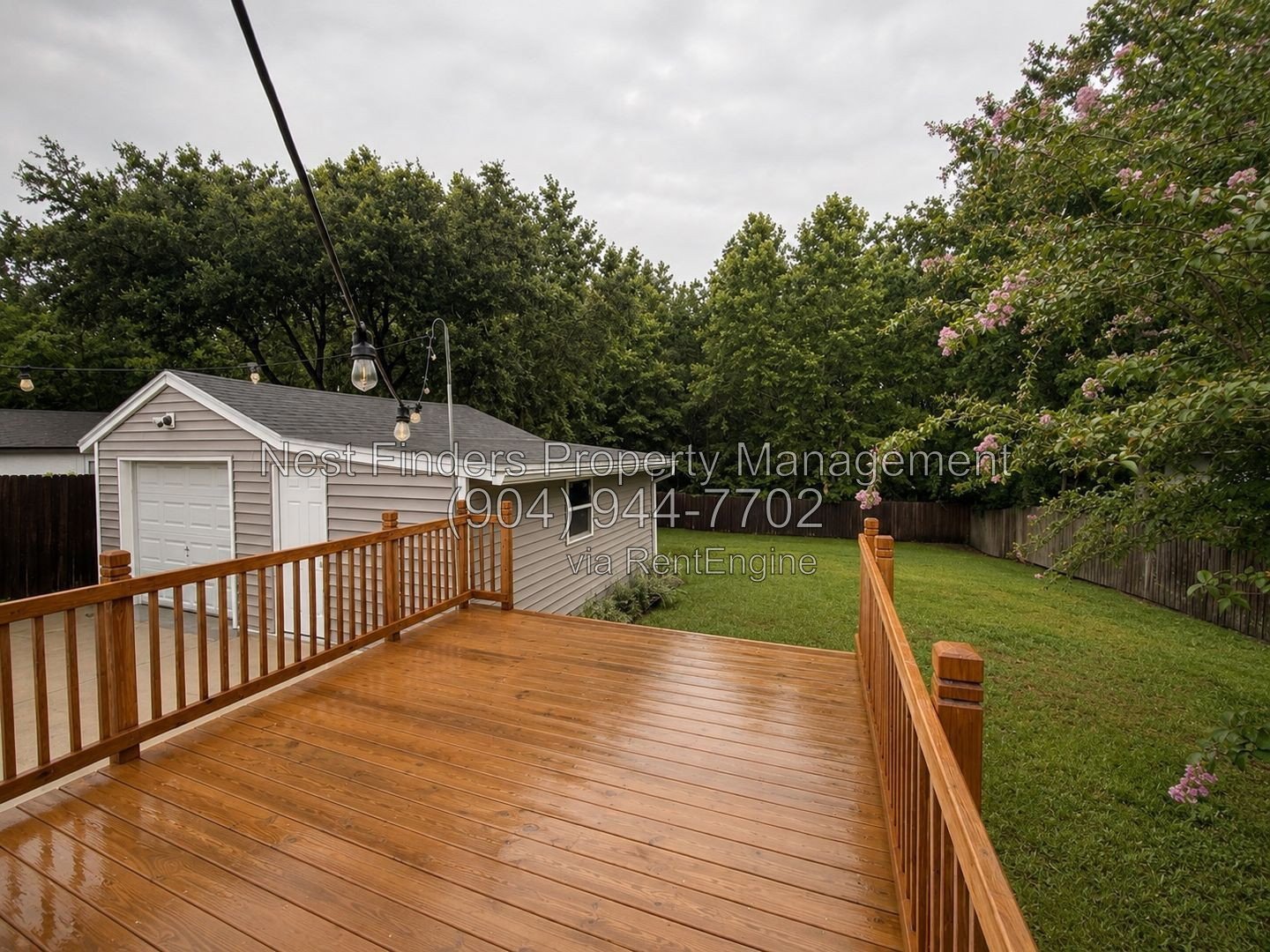 Completely renovated 2-bedroom, 1-bathroom home with a dedicated office space and a large, fully fenced yard! property image