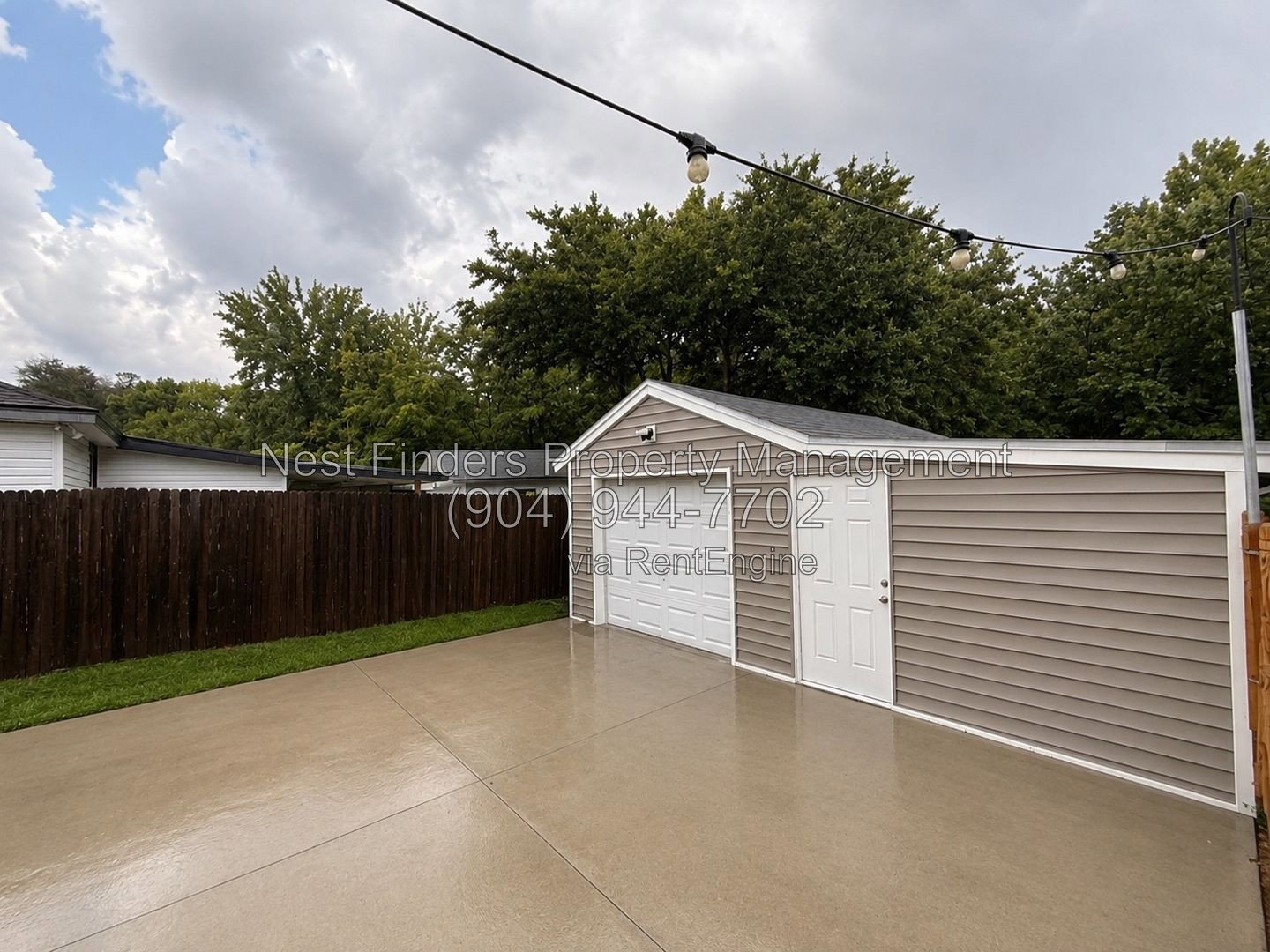 Completely renovated 2-bedroom, 1-bathroom home with a dedicated office space and a large, fully fenced yard! property image