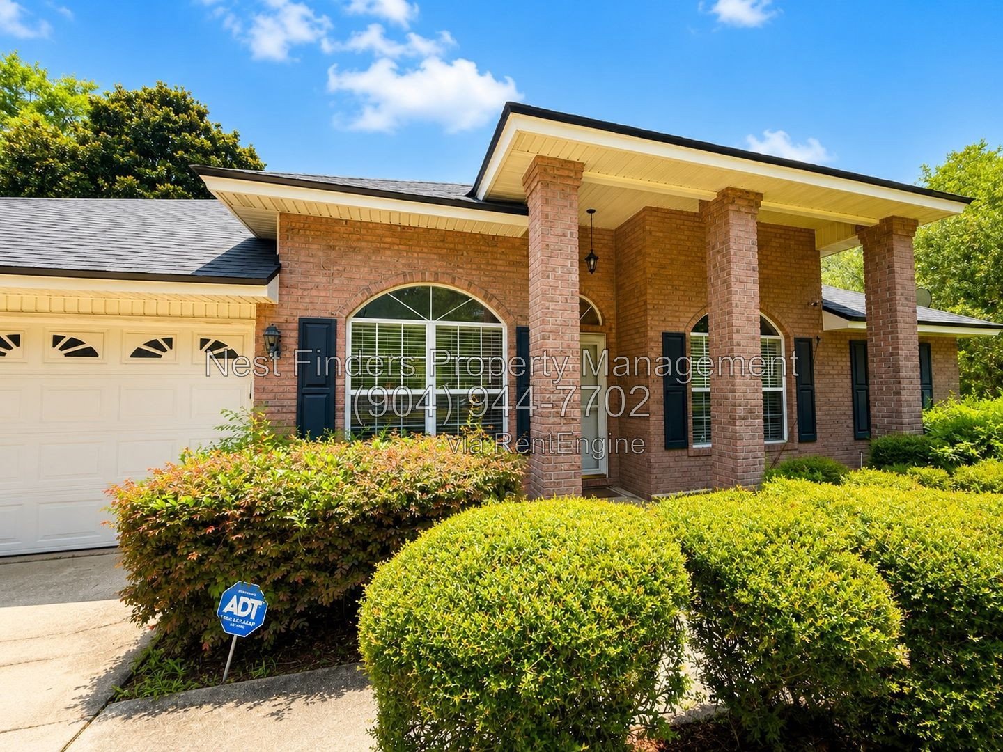 Well-maintained, freshly painted, one-owner home in the highly sought-after Julington Creek Plantation property image