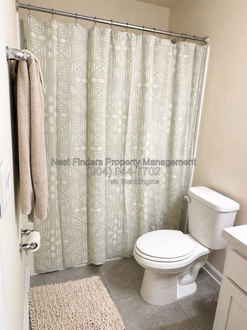 Beautiful 3-Bedroom Townhome for Rent in Waterford Lakes at Silverleaf! property image