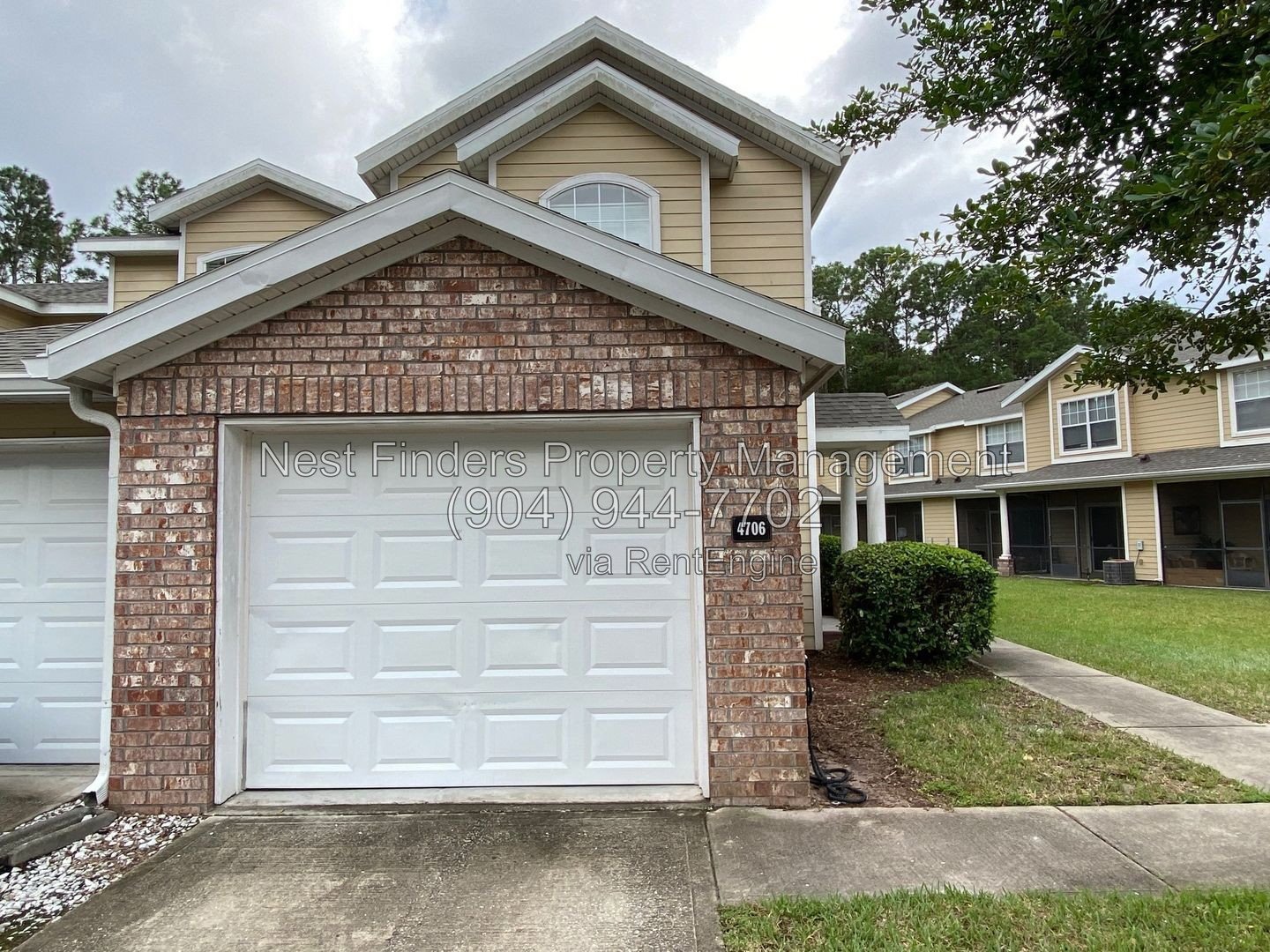 Beautiful corner unit  townhouse in Landings of Belle Rive! property image