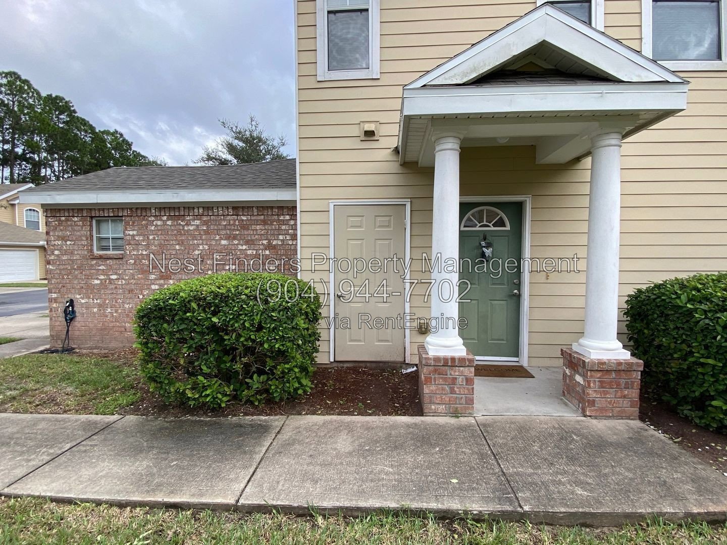 Beautiful corner unit  townhouse in Landings of Belle Rive! property image