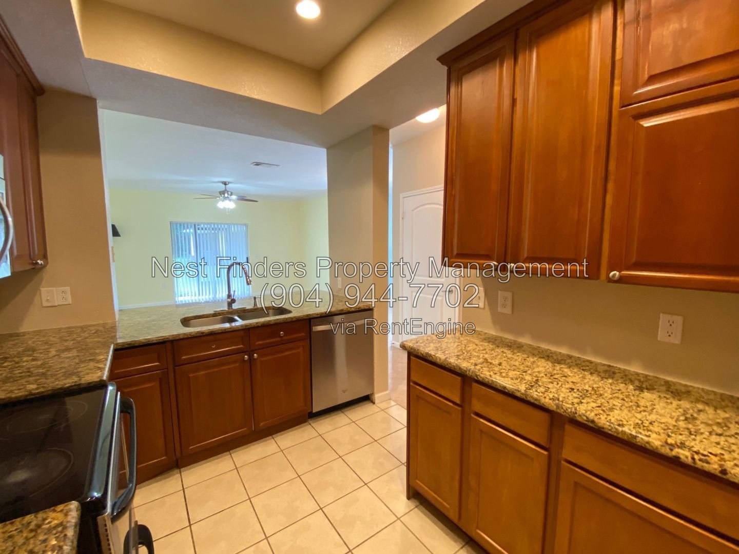 Beautiful corner unit  townhouse in Landings of Belle Rive! property image