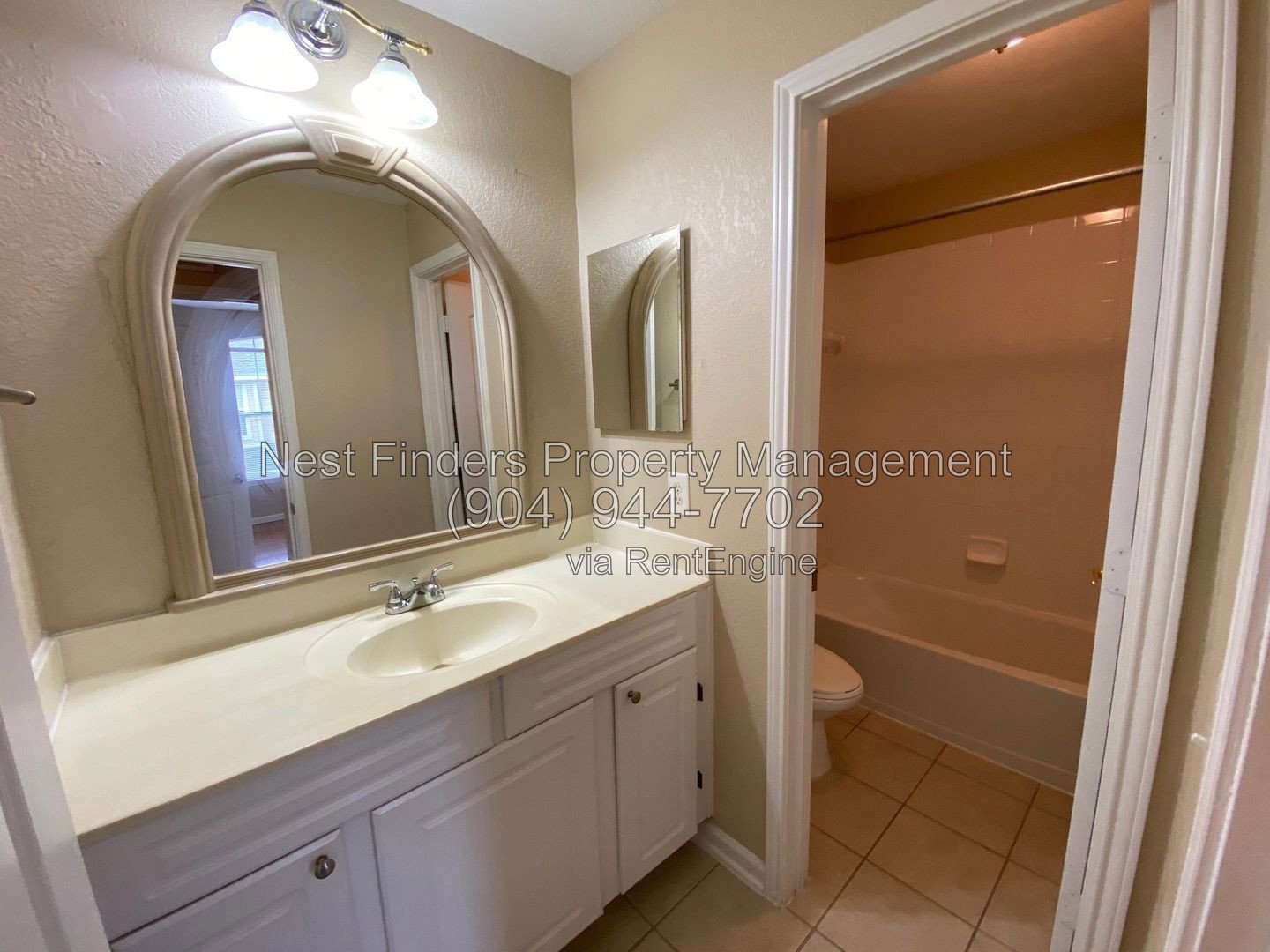 Beautiful corner unit  townhouse in Landings of Belle Rive! property image