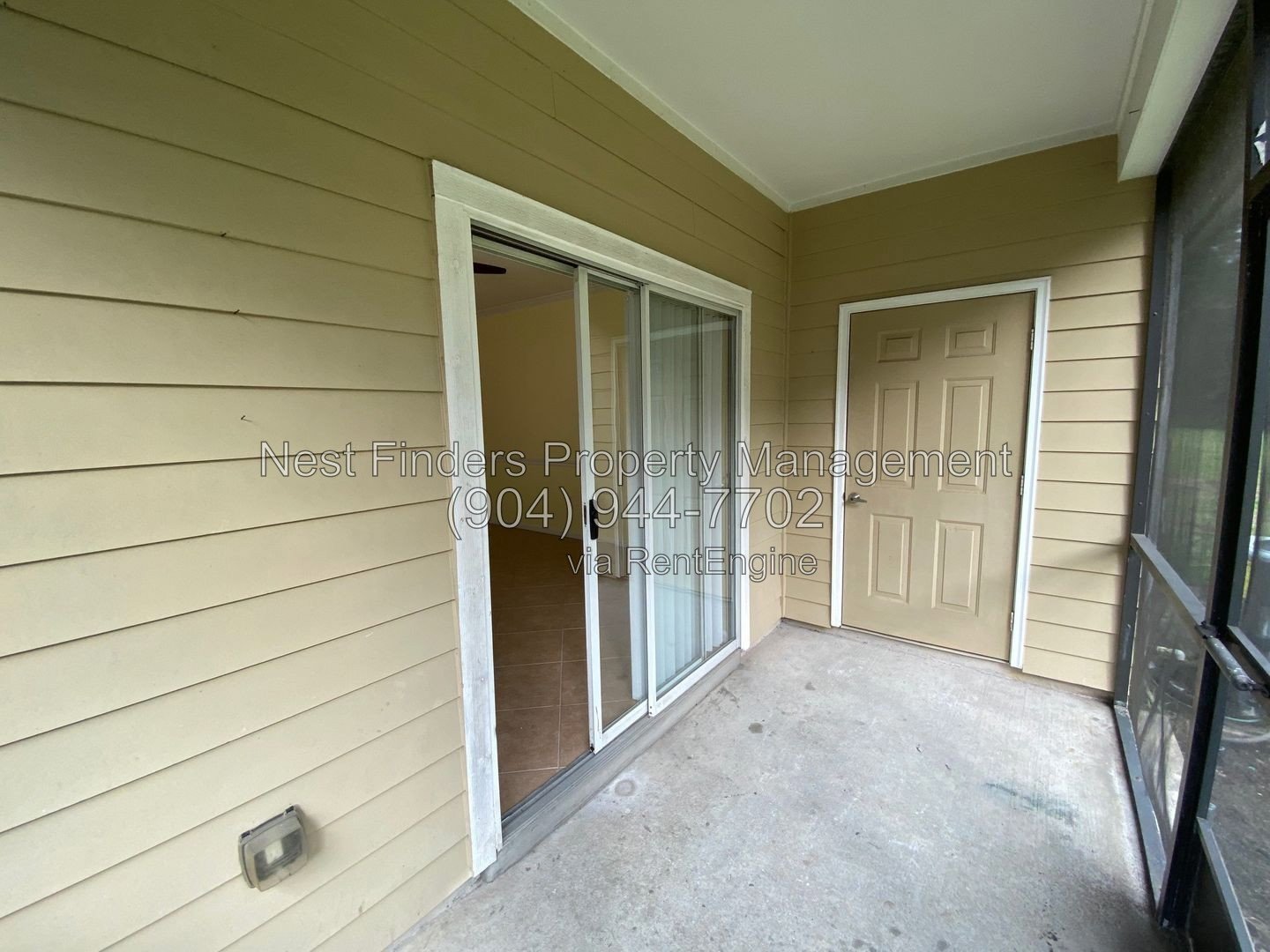 Beautiful corner unit  townhouse in Landings of Belle Rive! property image
