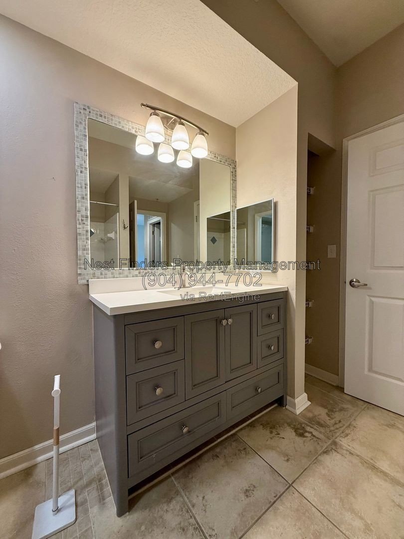 Beautiful 1-Bedroom Condo in the Heart of St. Johns Town Center! property image