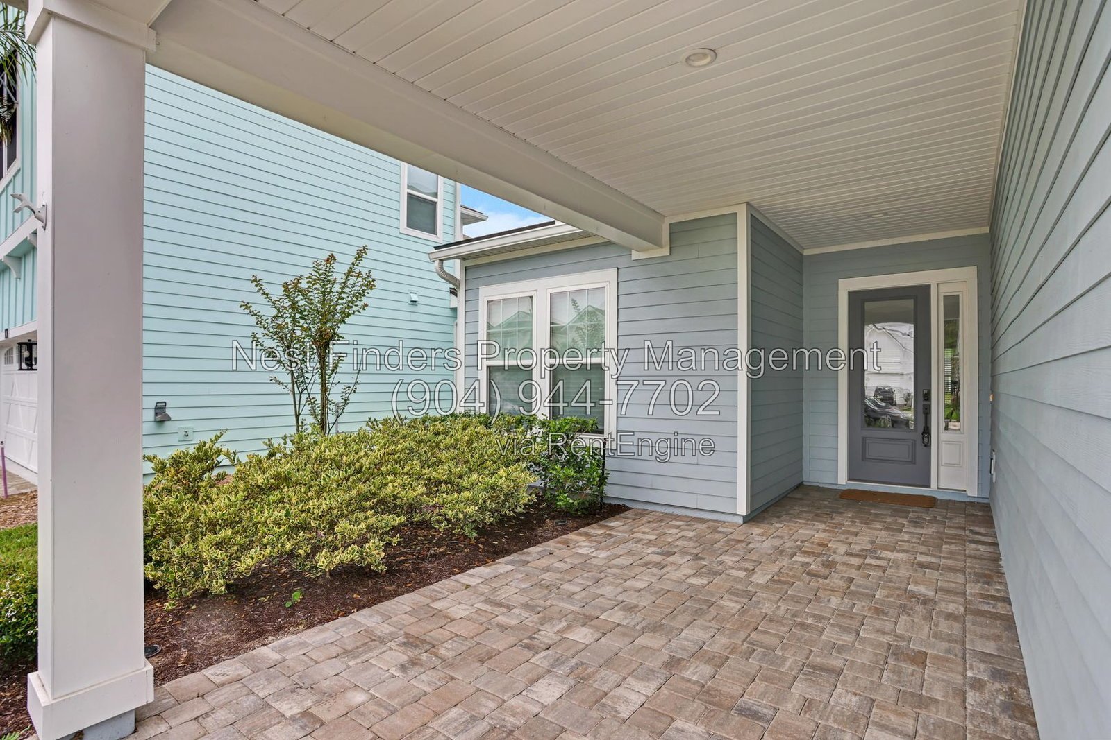 Welcome home to this stunning 4-bedroom, 3-bathroom home located in the desirable Seabrook Village community. property image