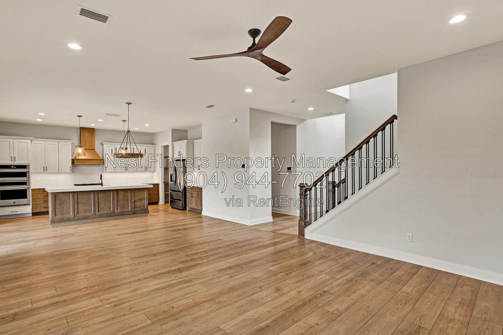 Welcome home to this stunning 4-bedroom, 3-bathroom home located in the desirable Seabrook Village community. property image