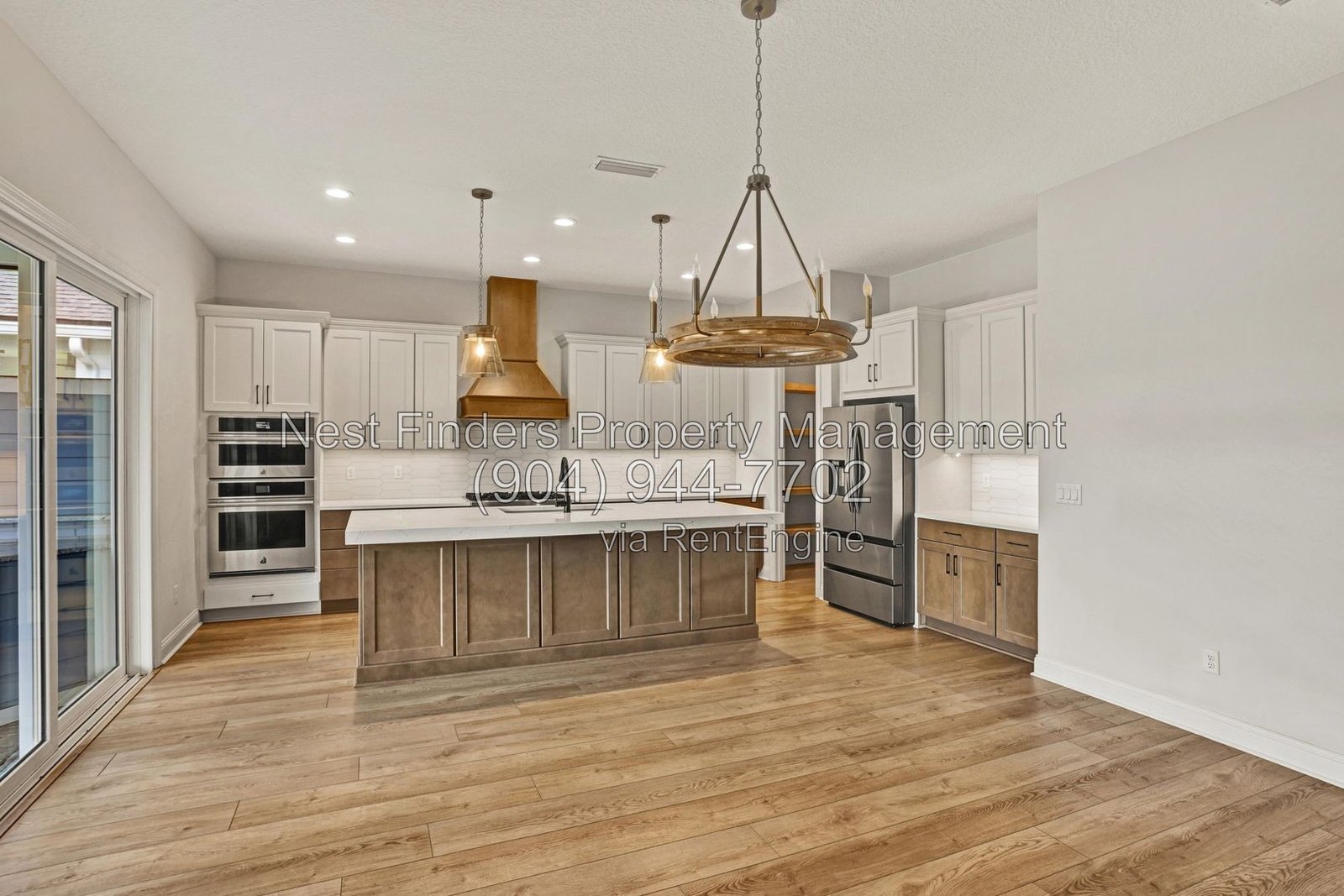 Welcome home to this stunning 4-bedroom, 3-bathroom home located in the desirable Seabrook Village community. property image