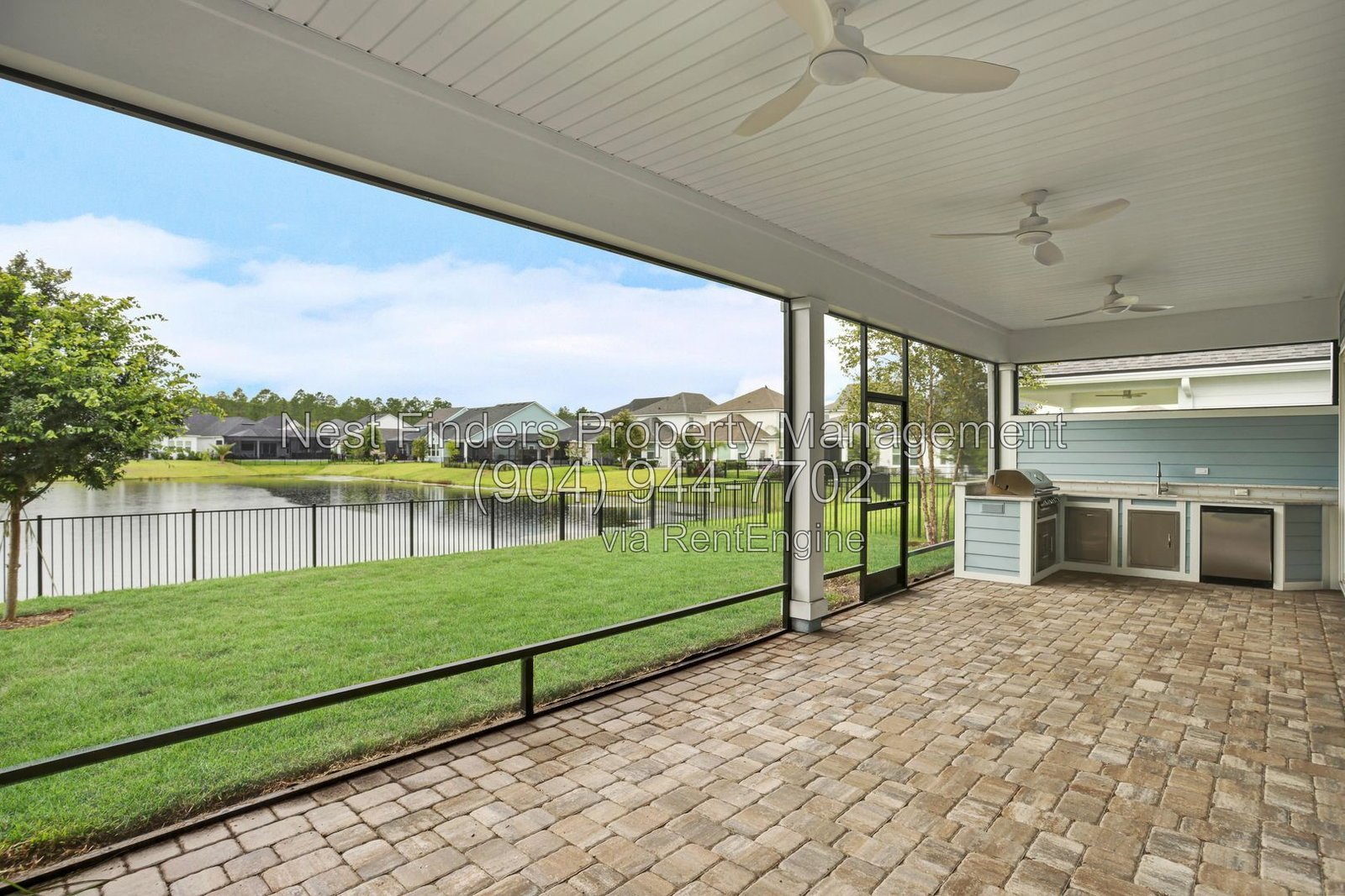 Welcome home to this stunning 4-bedroom, 3-bathroom home located in the desirable Seabrook Village community. property image