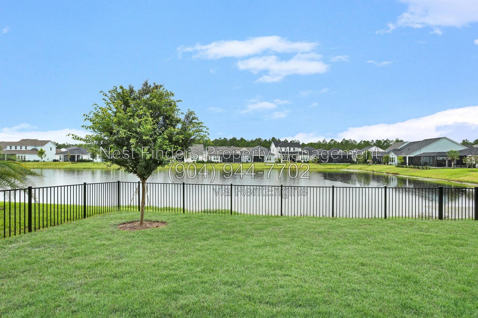 Welcome home to this stunning 4-bedroom, 3-bathroom home located in the desirable Seabrook Village community. property image