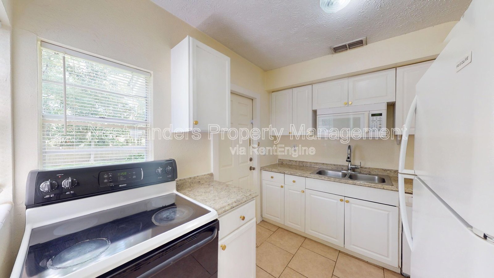 Charming 3-Bedroom Home Near NAS & Downtown Jacksonville! property image