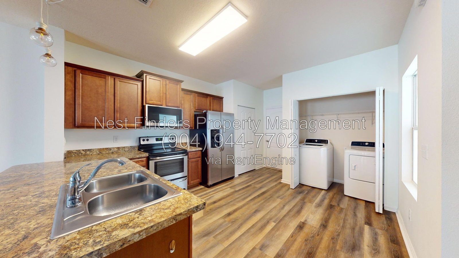 Welcome to this charming 2 bedroom, 2.5 bathroom townhome for rent in the desirable Cypress Bay community of St Augustine. property image