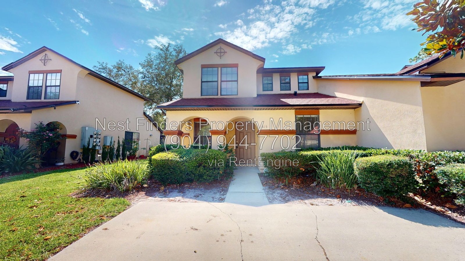 Welcome to this charming townhome in Riverside at Julington Creek! property image