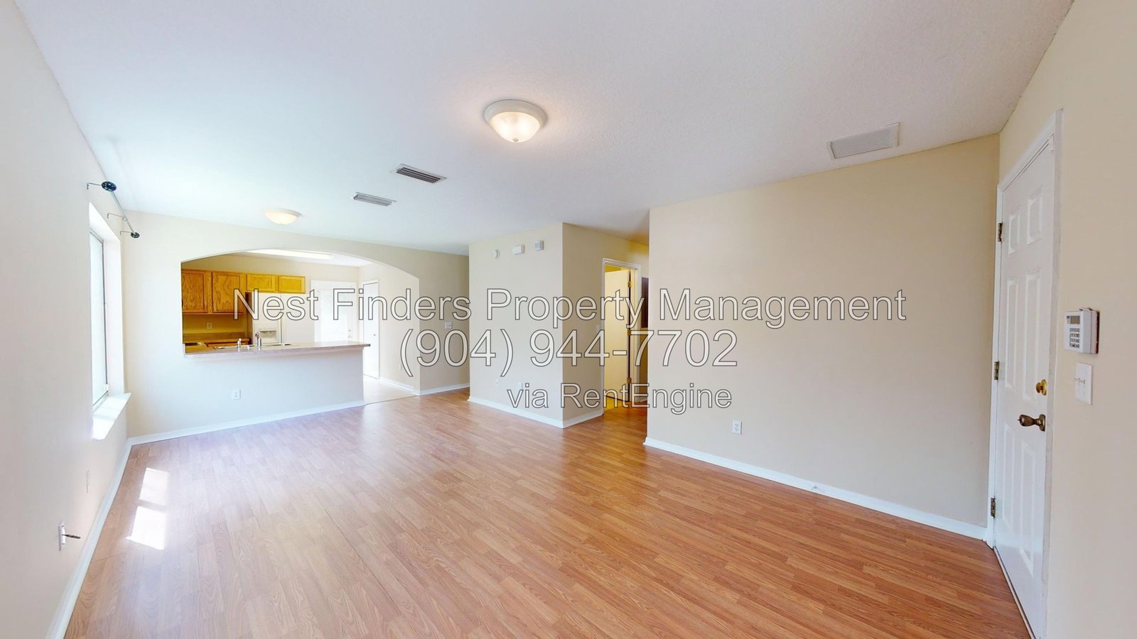 Welcome to this charming townhome in Riverside at Julington Creek! property image