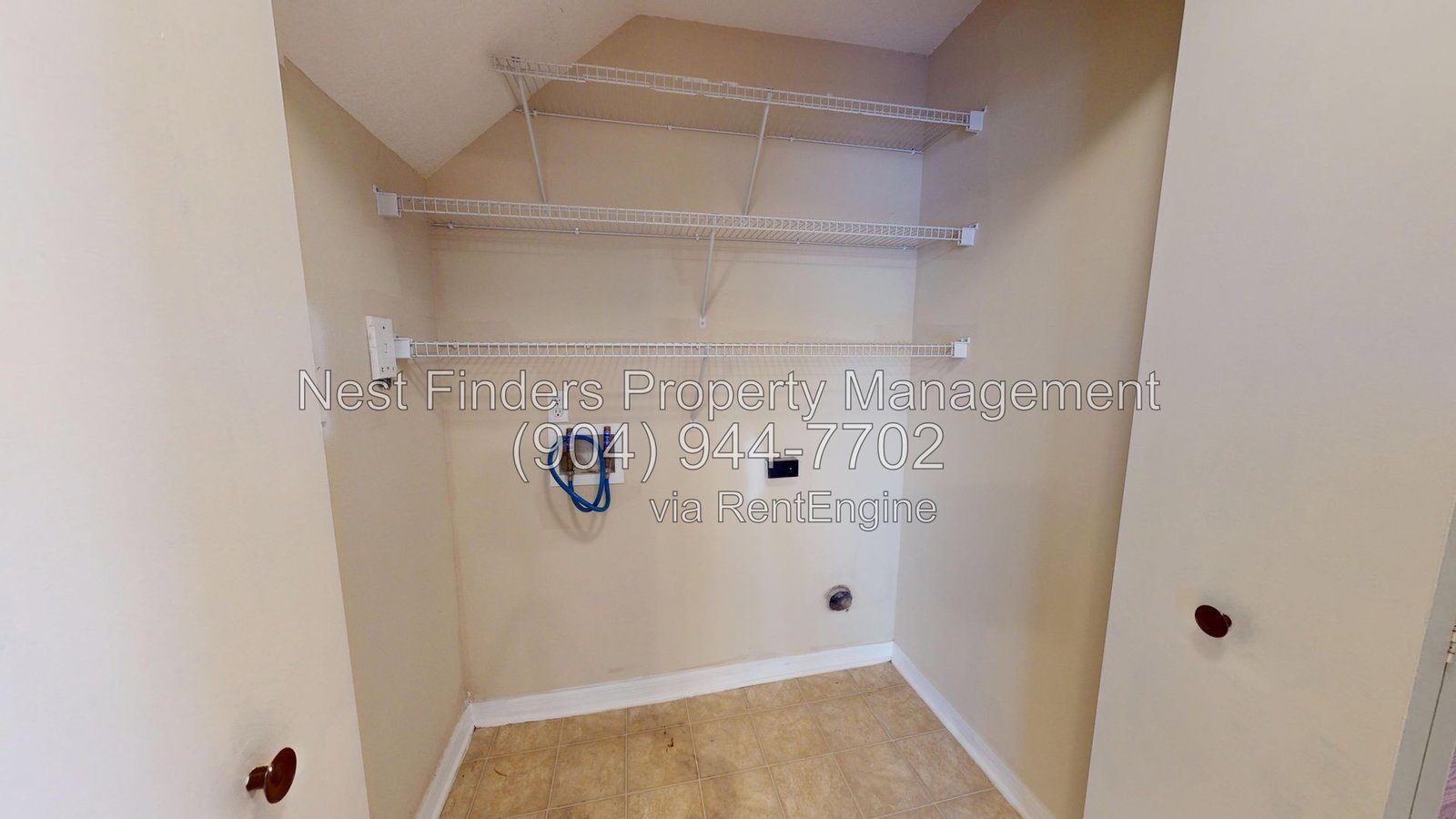 Welcome to this charming townhome in Riverside at Julington Creek! property image