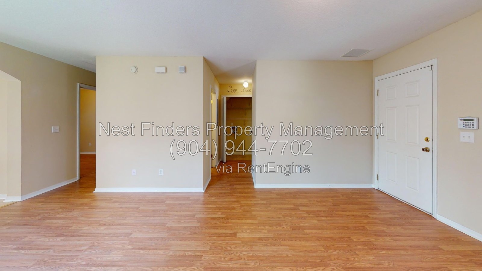 Welcome to this charming townhome in Riverside at Julington Creek! property image