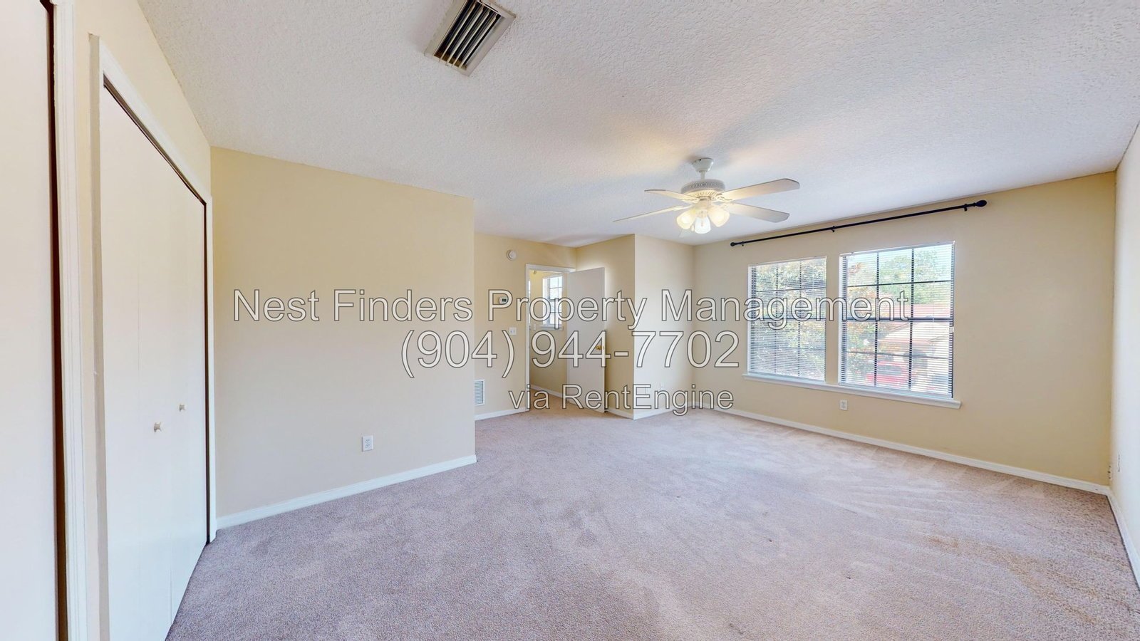 Welcome to this charming townhome in Riverside at Julington Creek! property image