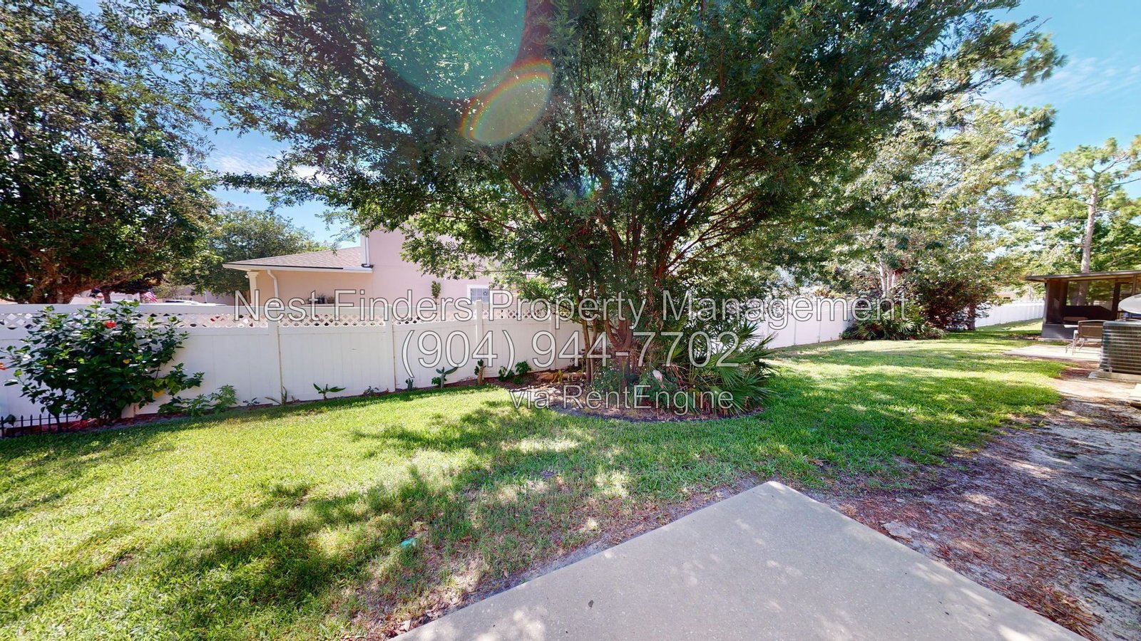 Welcome to this charming townhome in Riverside at Julington Creek! property image