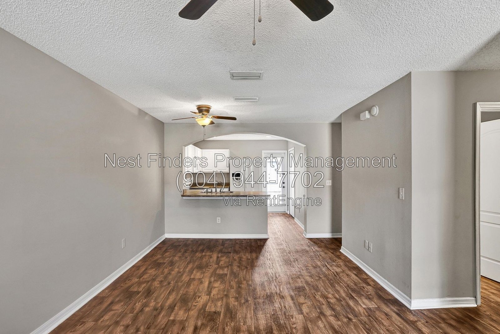 Beautiful townhome with laminate wood throughout! property image