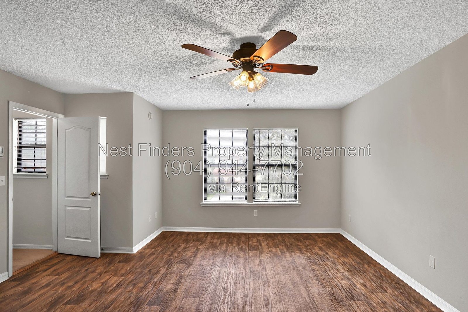 Beautiful townhome with laminate wood throughout! property image