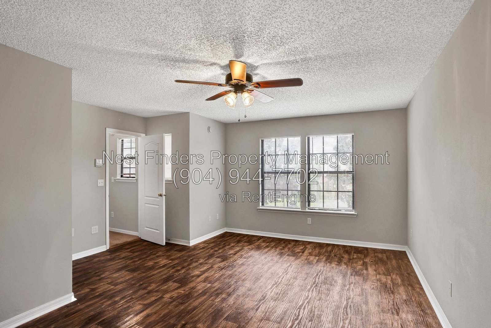Beautiful townhome with laminate wood throughout! property image