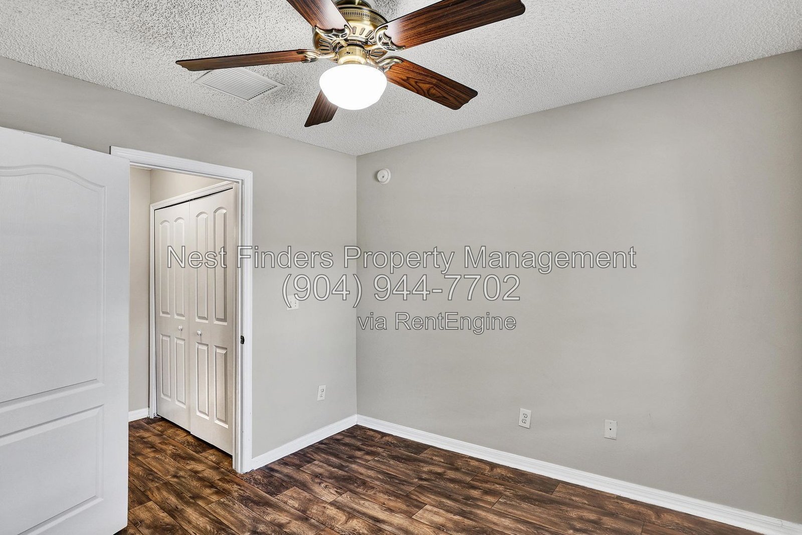 Beautiful townhome with laminate wood throughout! property image