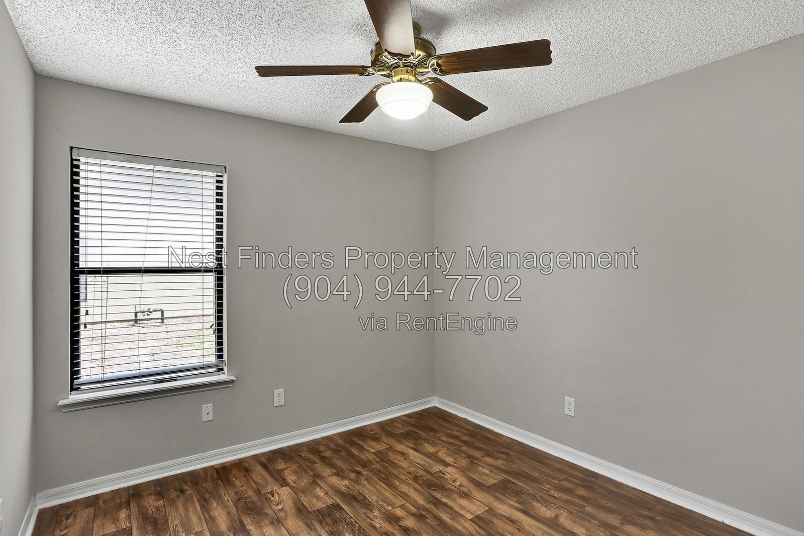 Beautiful townhome with laminate wood throughout! property image