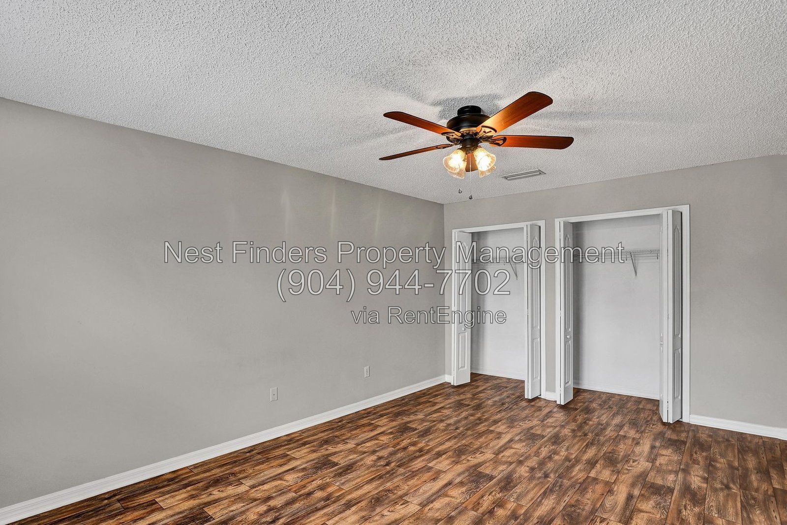 Beautiful townhome with laminate wood throughout! property image