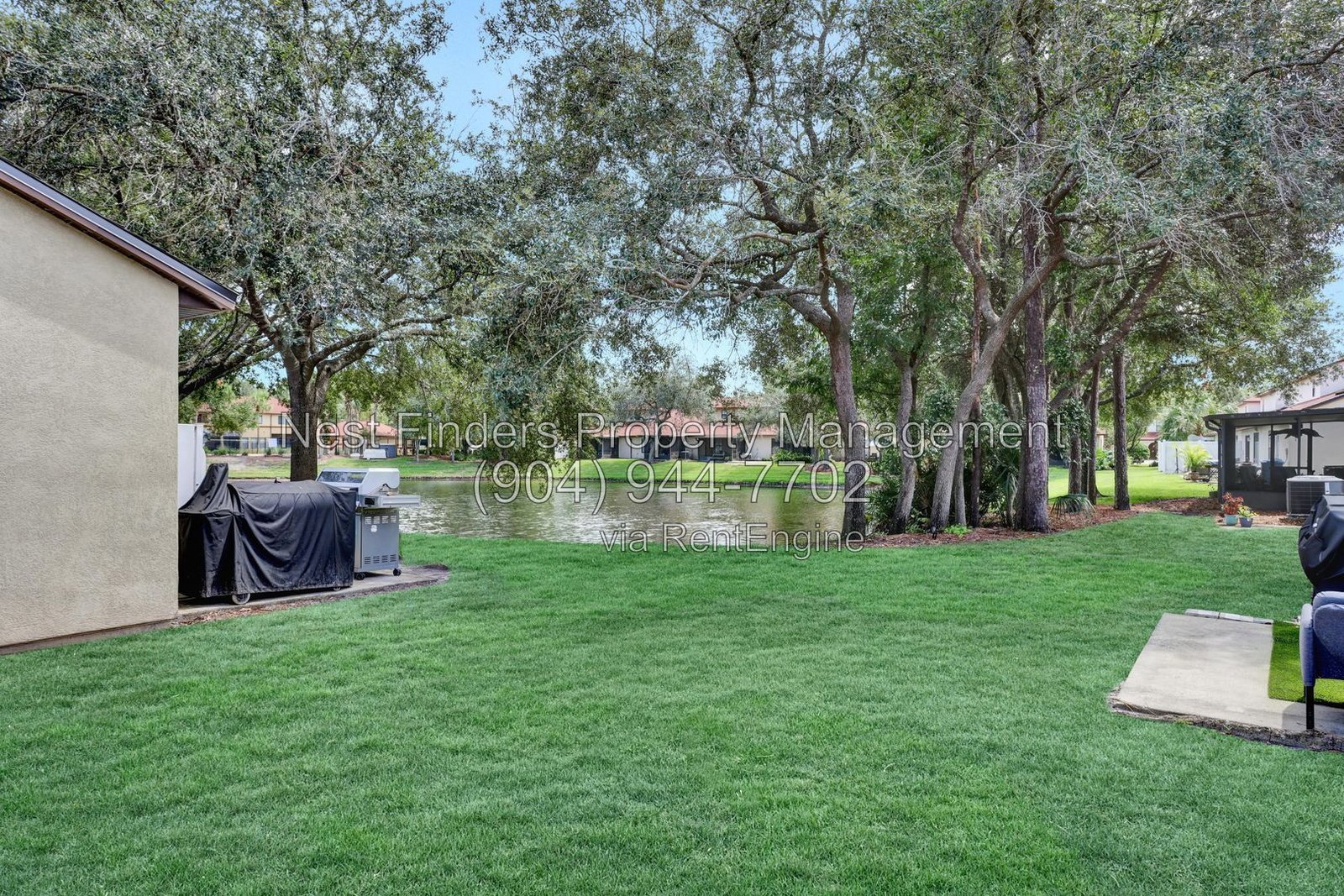 Beautiful townhome with laminate wood throughout! property image