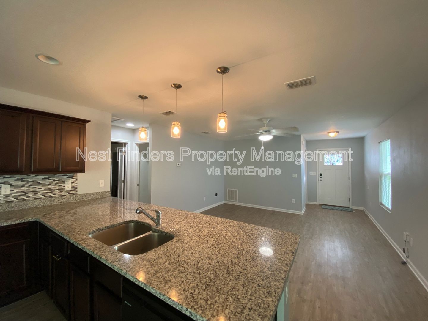 Beautiful  like new 3 bed, 2  bathroom home! property image
