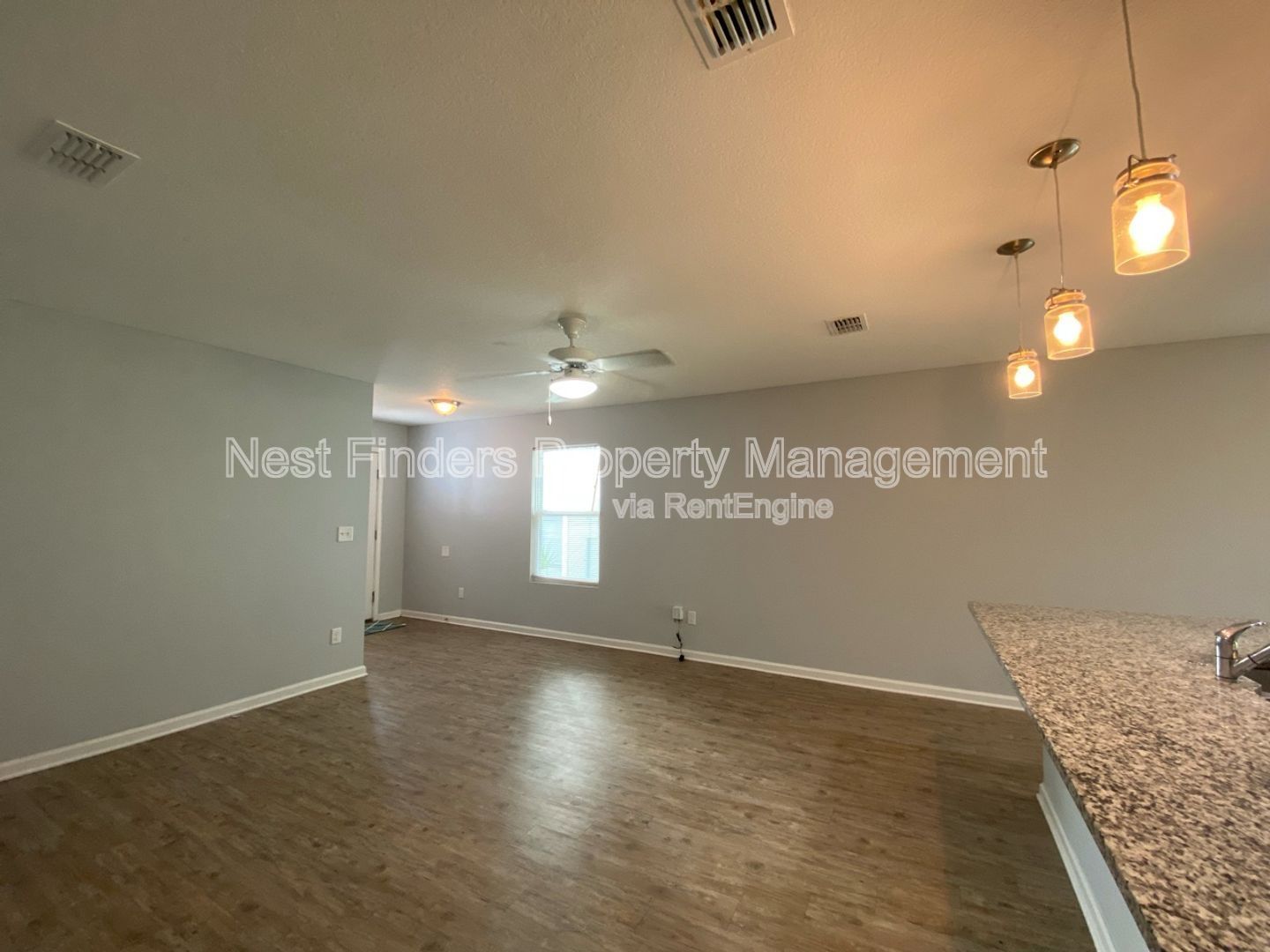 Beautiful  like new 3 bed, 2  bathroom home! property image