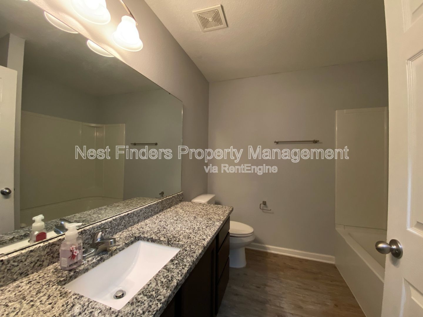 Beautiful  like new 3 bed, 2  bathroom home! property image