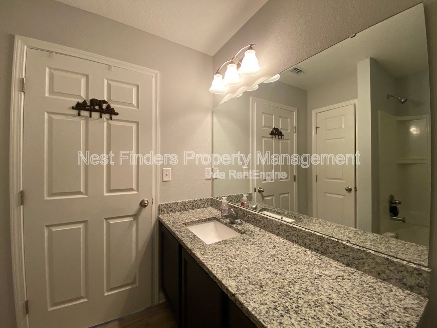 Beautiful  like new 3 bed, 2  bathroom home! property image