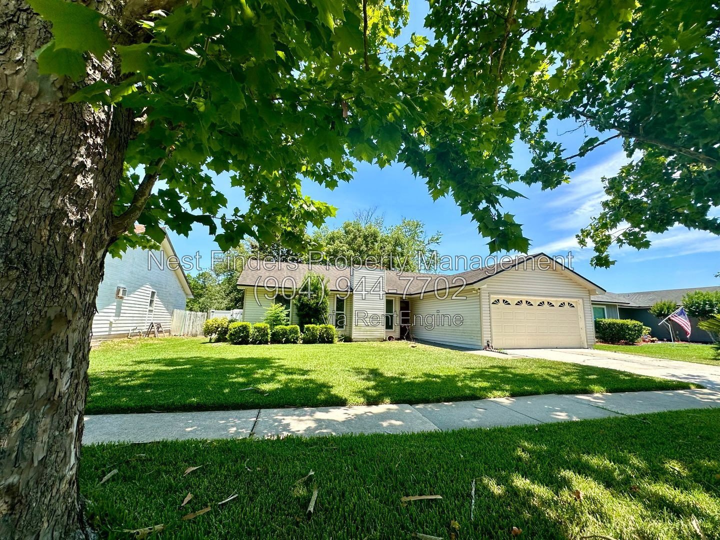 Charming, 3 bedroom / 2 bathroom home located on Spring fed lake with a dock! property image