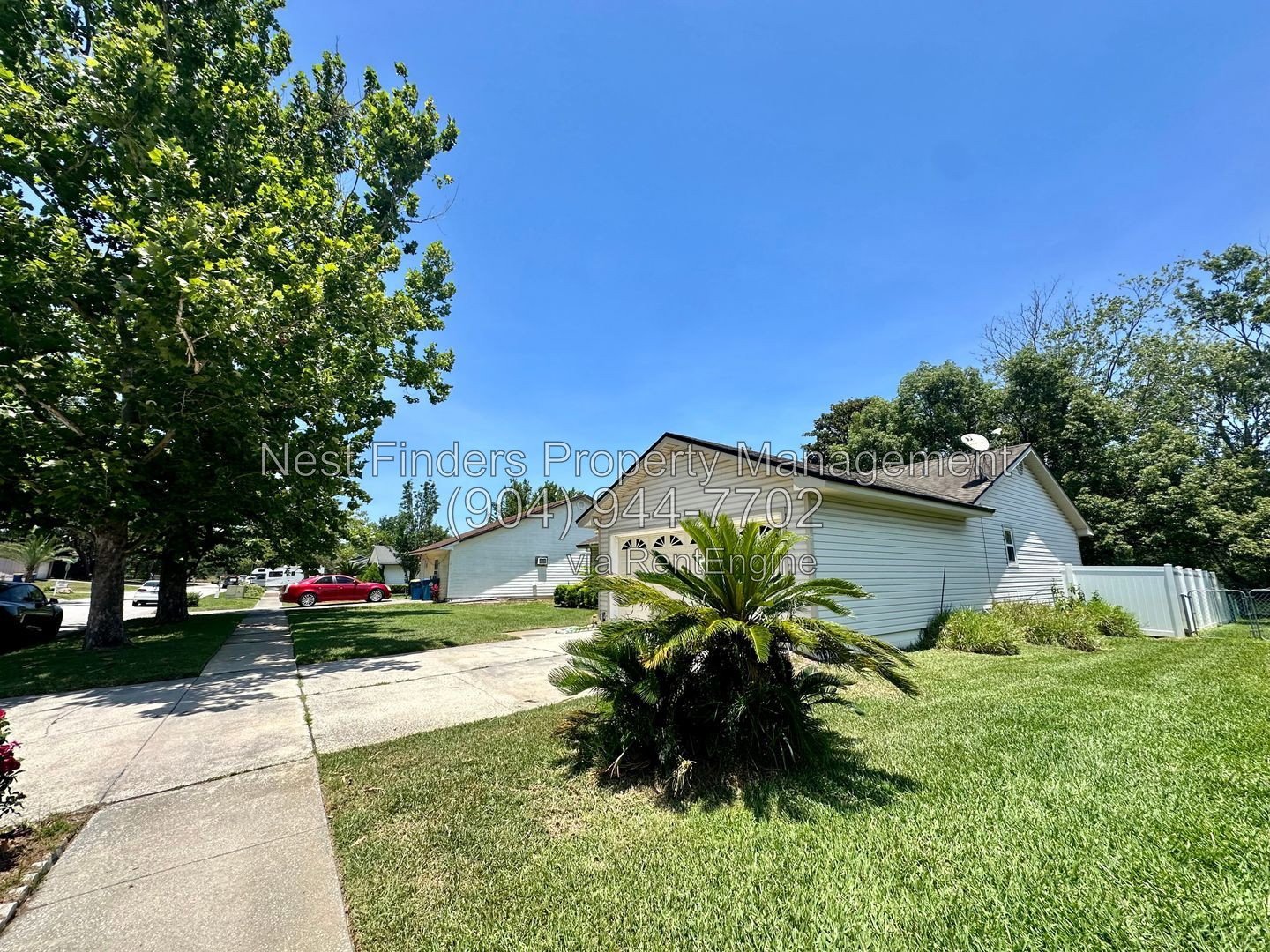 Charming, 3 bedroom / 2 bathroom home located on Spring fed lake with a dock! property image